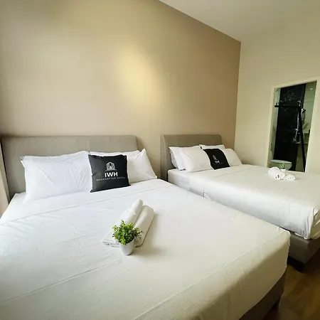 The Cove Premium Suites 7-13Pax By Iwh Suites Ipoh Room photo